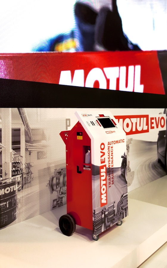 stand-motul-autopromotec-2017-cabinet.jpg